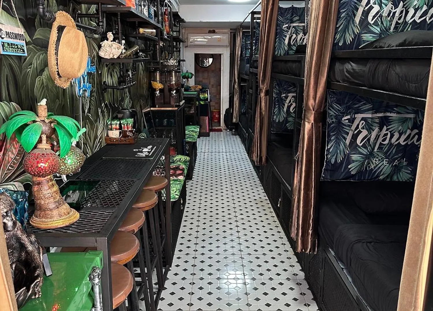 Tropical Vibes Hostel Phi Phi-öarna Thailand